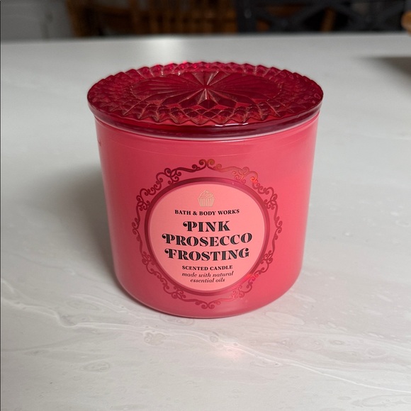 Bath & Body Works Pink Prosecco Frosting Candle - Picture 1 of 3